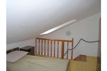 Croaţia Privát Pula, Exteriorul